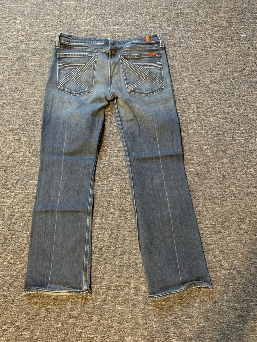 7 For All Mankind Women's Bootcut Jeans in Faded Blue Denim fit like a 27